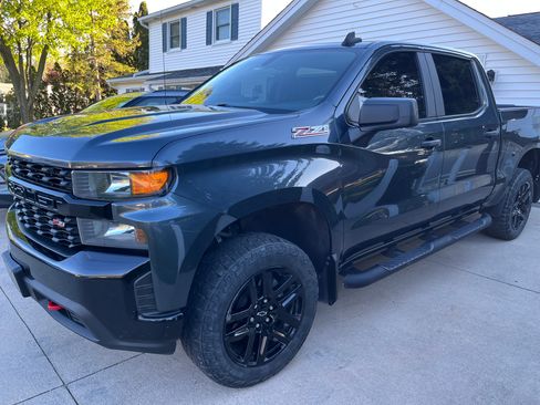 Used 2021 Chevrolet Silverado 1500 Custom Trail Boss w/ LPO, Dark Essentials Package AWD/4WD image 1