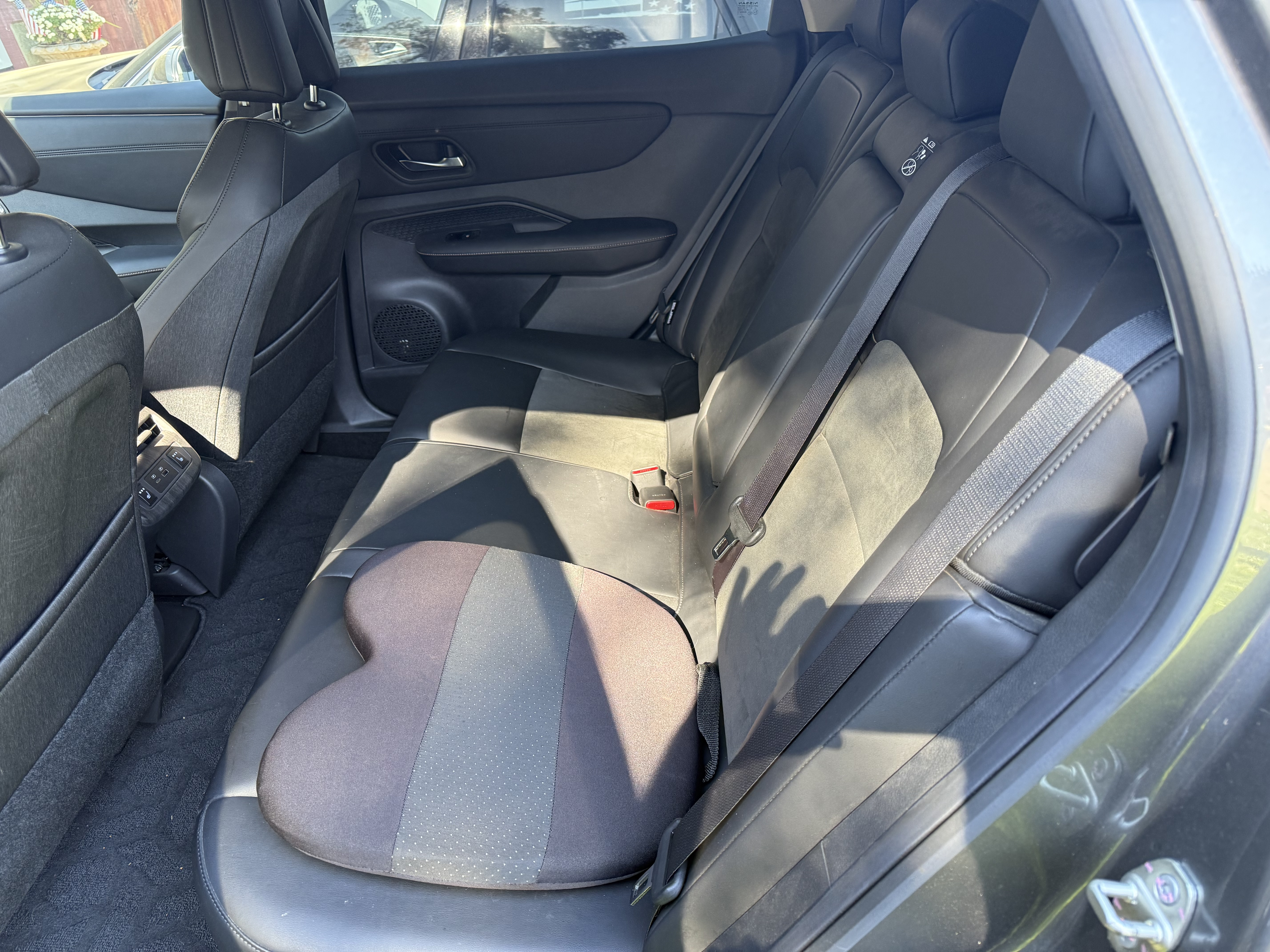 Used 2023 Nissan Ariya FWD image 6