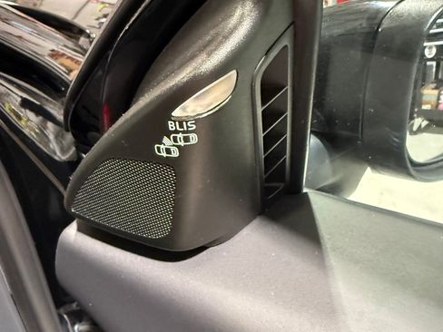 Used 2011 Volvo C30 image 21