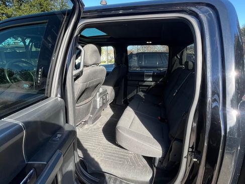 Used 2016 Ford F150 XLT w/ Equipment Group 302A Luxury image 4