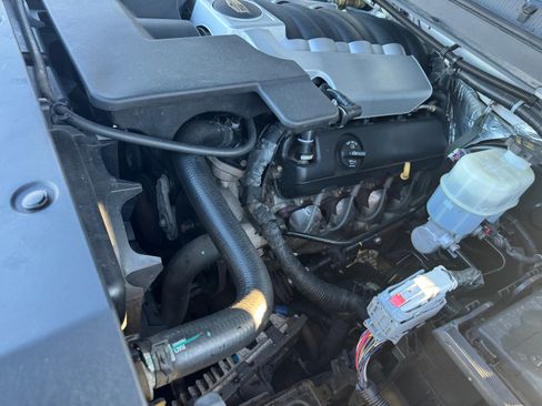 Used 2017 Cadillac Escalade ESV Premium Luxury image 14