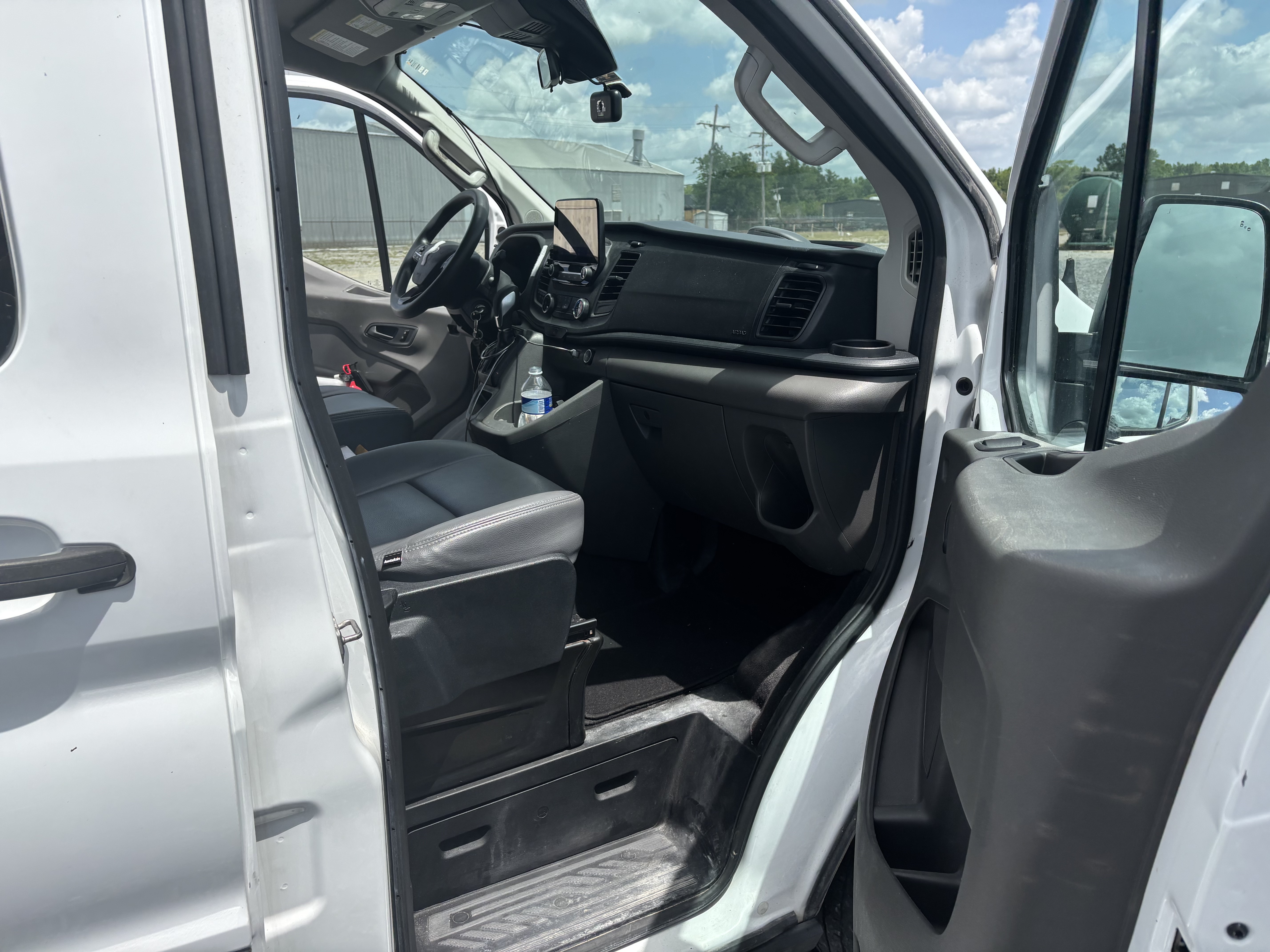 Used 2021 Ford Transit 350 XLT RWD image 9