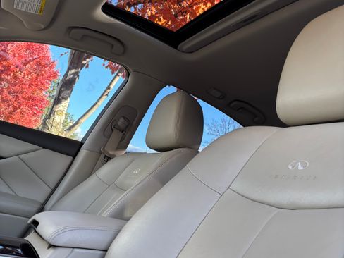 Used 2011 INFINITI M37 x image 10