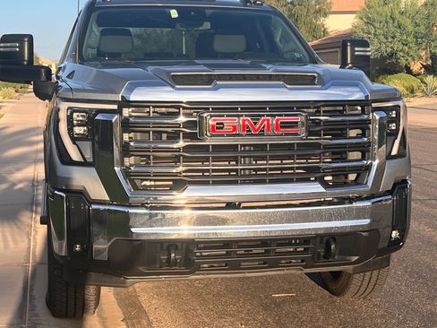 Used 2026 GMC Sierra 2500 SLE w/ SLE Value Package; AWD/4WD image 4