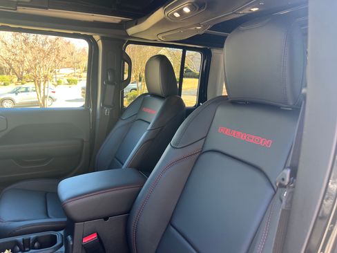 Used 2024 Jeep Wrangler Unlimited Rubicon image 9