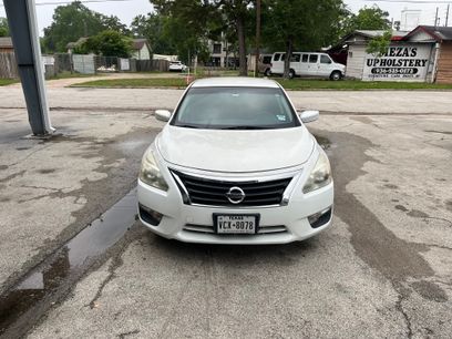 Used 2014 Nissan Altima 2.5 SV