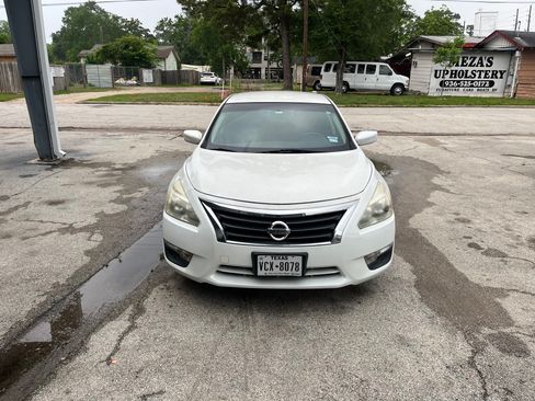 Used 2014 Nissan Altima 2.5 SV FWD image 1