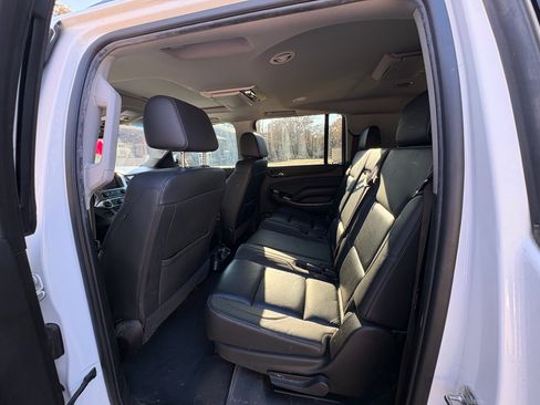 Used 2019 Chevrolet Suburban LT image 12