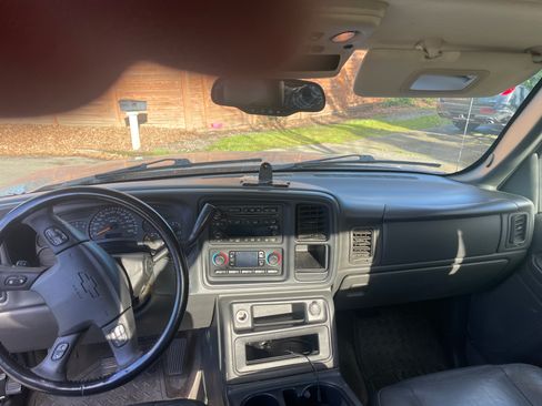 Used 2005 Chevrolet Silverado 1500 4x4 Extended Cab w/ Safe And Sound Package image 10
