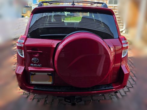 Used 2012 Toyota RAV4 FWD image 5