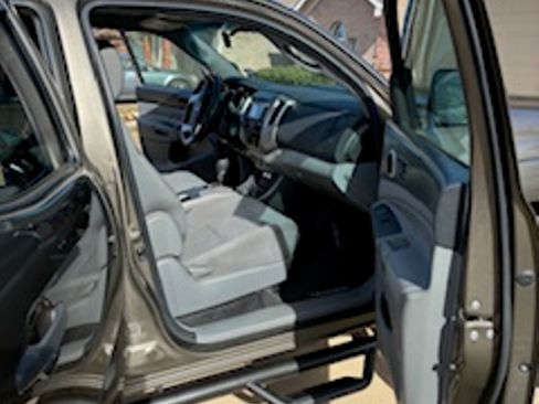 Used 2015 Toyota Tacoma PreRunner image 8