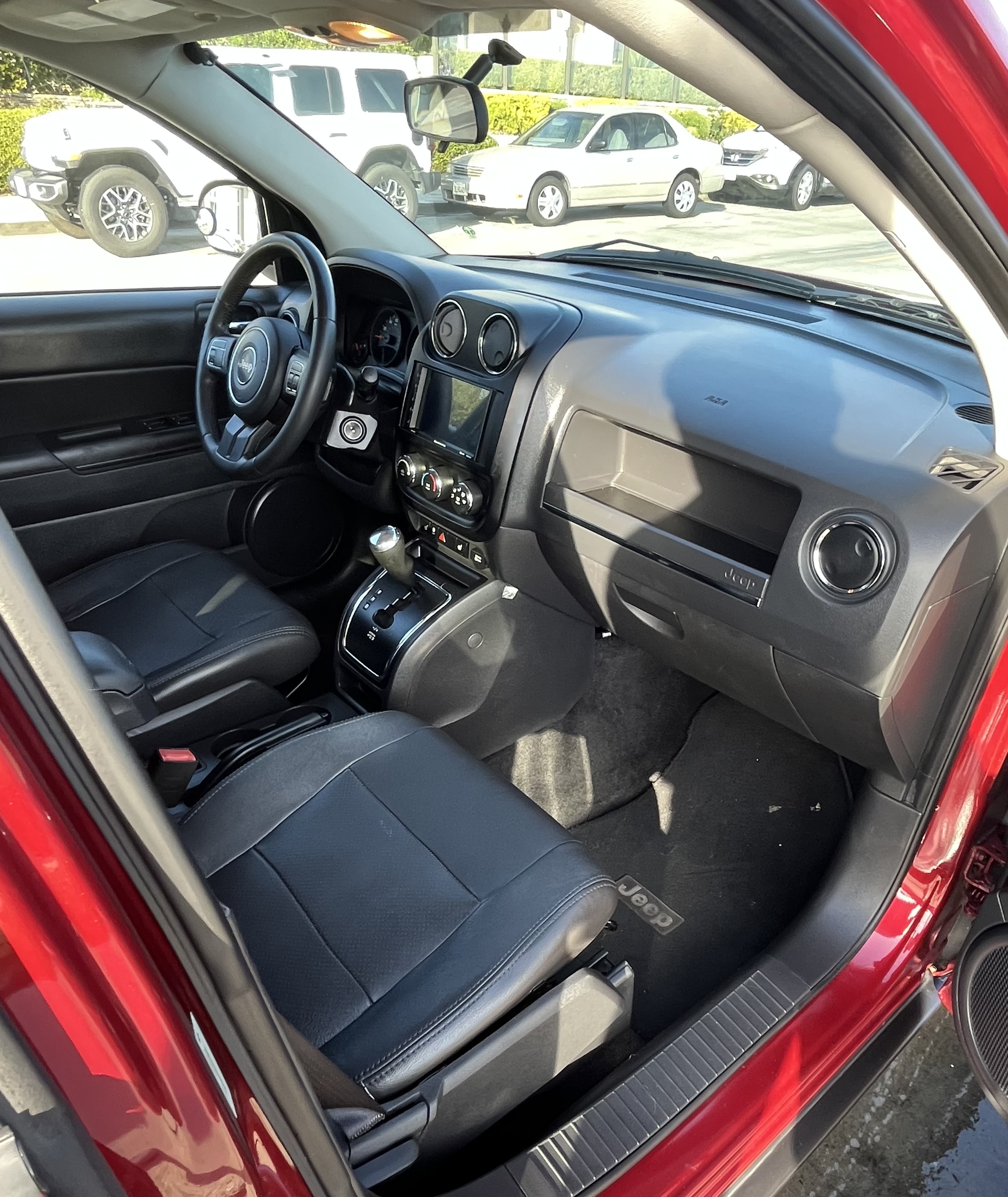 Used 2012 Jeep Compass Latitude w/ Sun/Sound Group FWD image 13