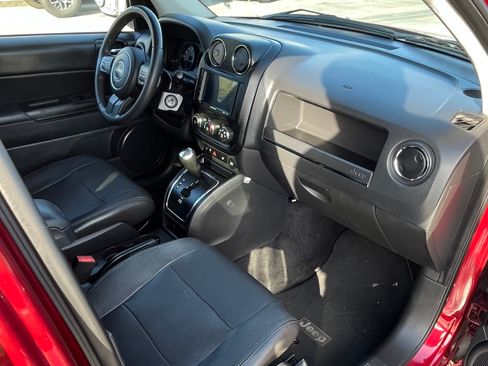Used 2012 Jeep Compass Latitude w/ Sun/Sound Group FWD image 13