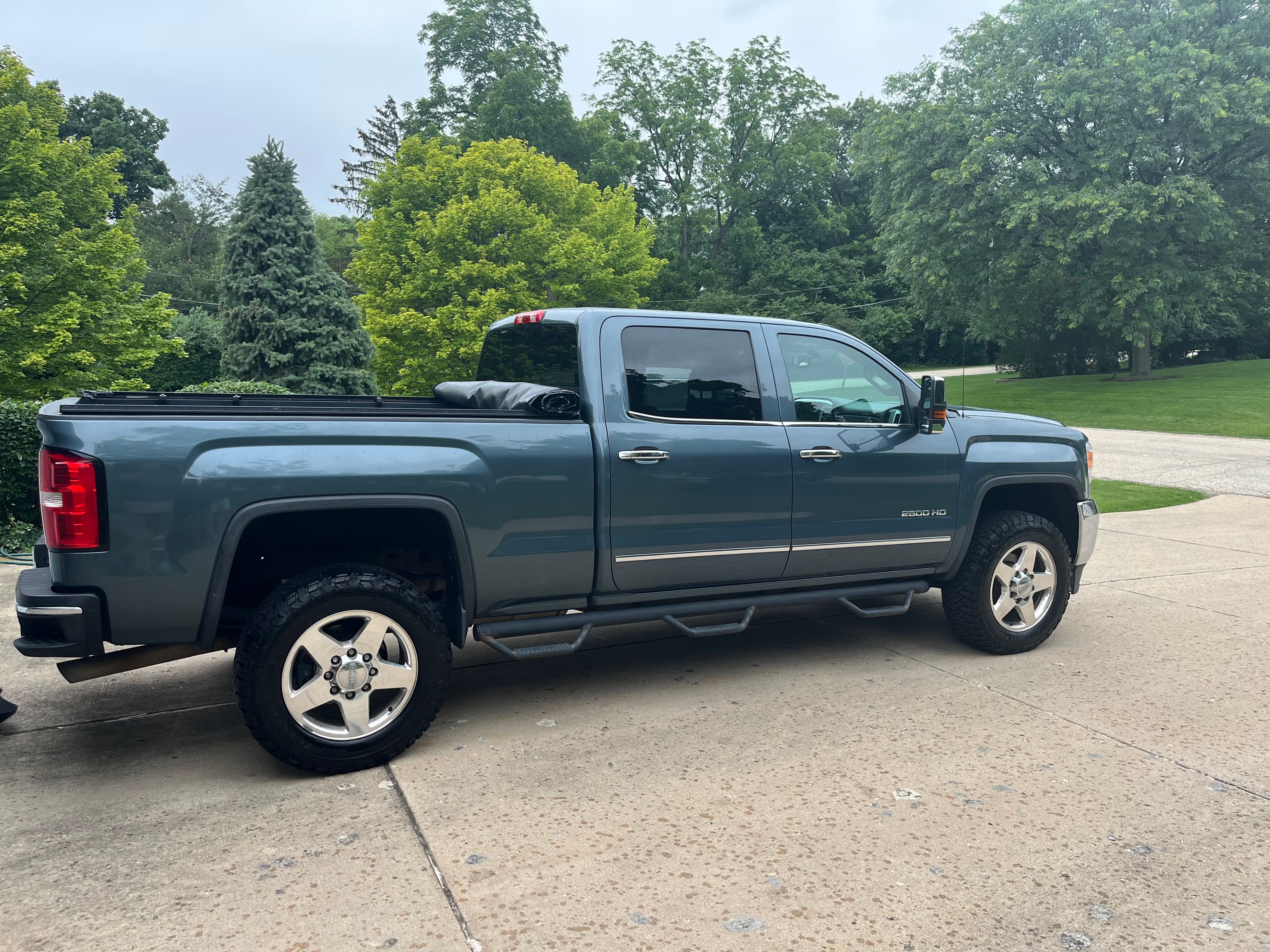 Used 2015 GMC Sierra 2500 SLT w/ Suspension Package, Off-Road AWD/4WD image 6