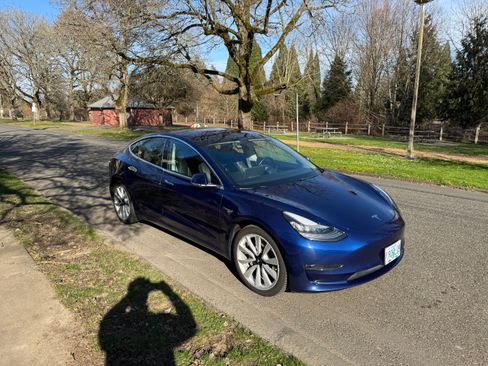 Used 2018 Tesla Model 3 Long Range image 4