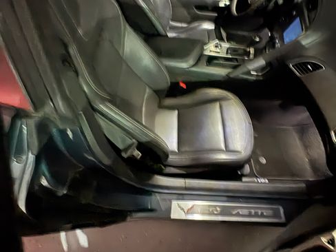 Used 2019 Chevrolet Corvette Stingray Coupe w/ 1LT image 4