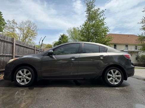Used 2010 MAZDA MAZDA3 i Touring FWD image 12