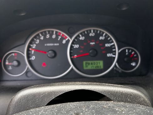 Used 2005 MAZDA Tribute I w/ Premium Pkg FWD image 2