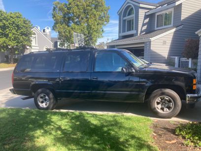 Used 1999 GMC Suburban 2WD w/ Marketing Opt Pkg 3