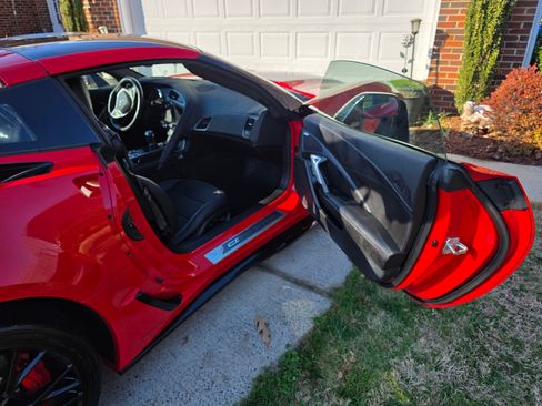 Used 2015 Chevrolet Corvette Z06 w/ 3LZ Preferred Equipment Group image 12