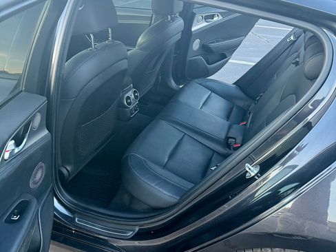 Used 2018 Kia Stinger GT1 image 8