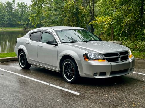 Used 2008 Dodge Avenger SE image 9