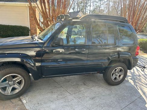 Used 2003 Jeep Liberty Renegade image 16