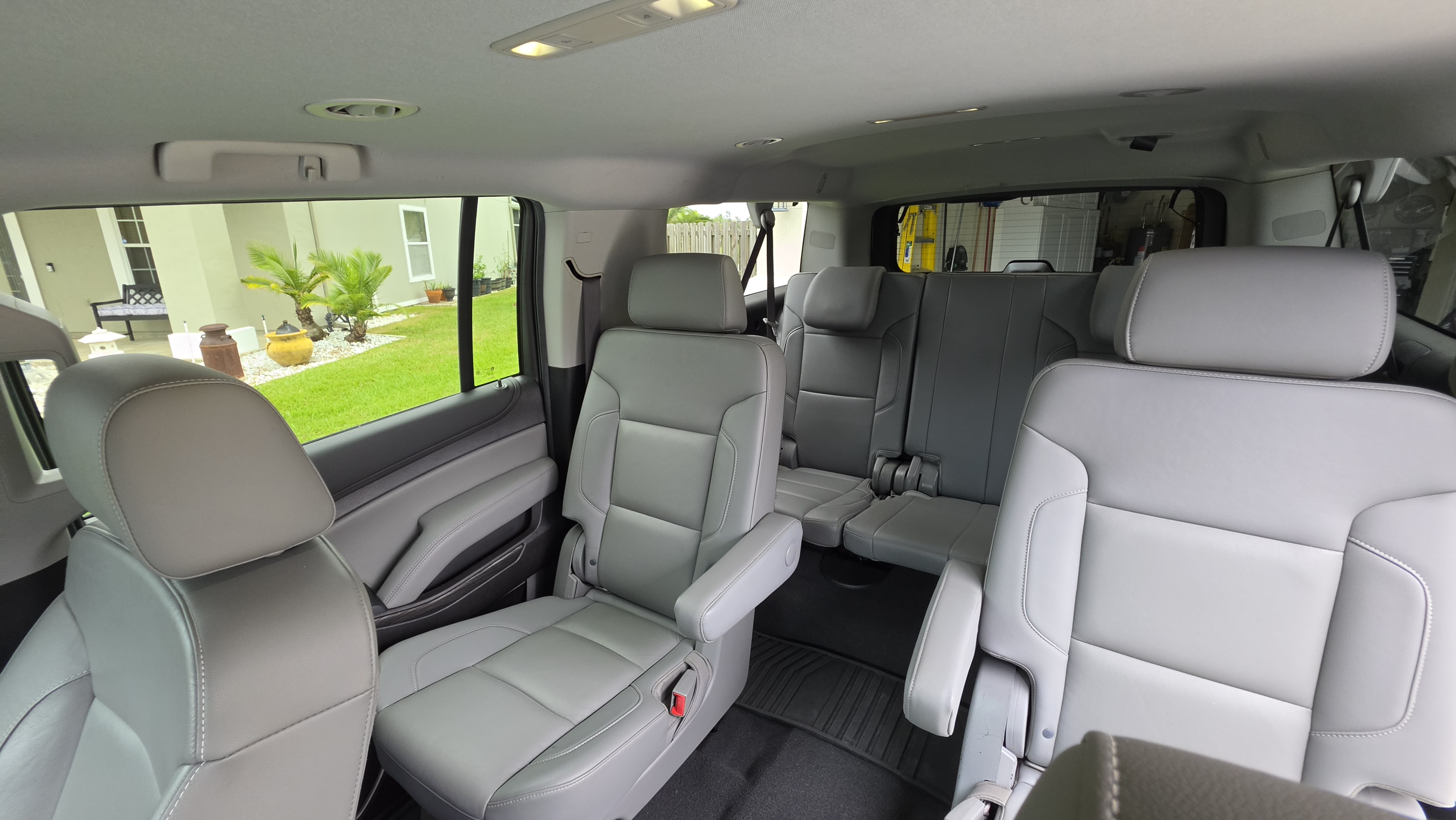 Used 2019 Chevrolet Suburban LT RWD image 12