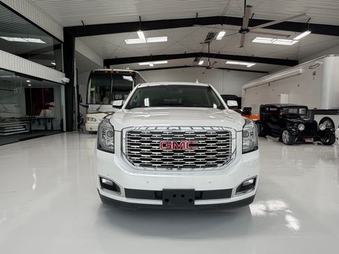 Used 2018 GMC Yukon XL Denali w/ Denali Ultimate Package AWD/4WD image 6