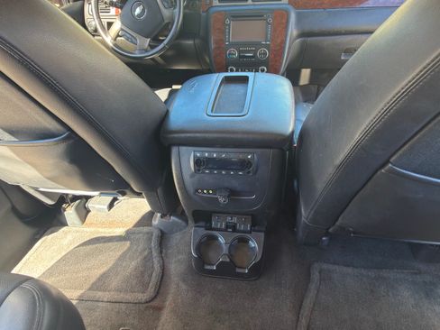 Used 2013 Chevrolet Tahoe LTZ image 18