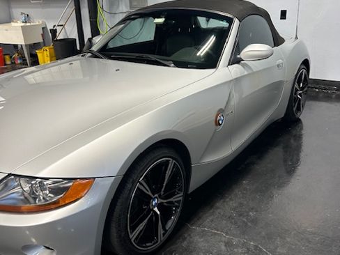 Used 2003 BMW Z4 3.0i image 11