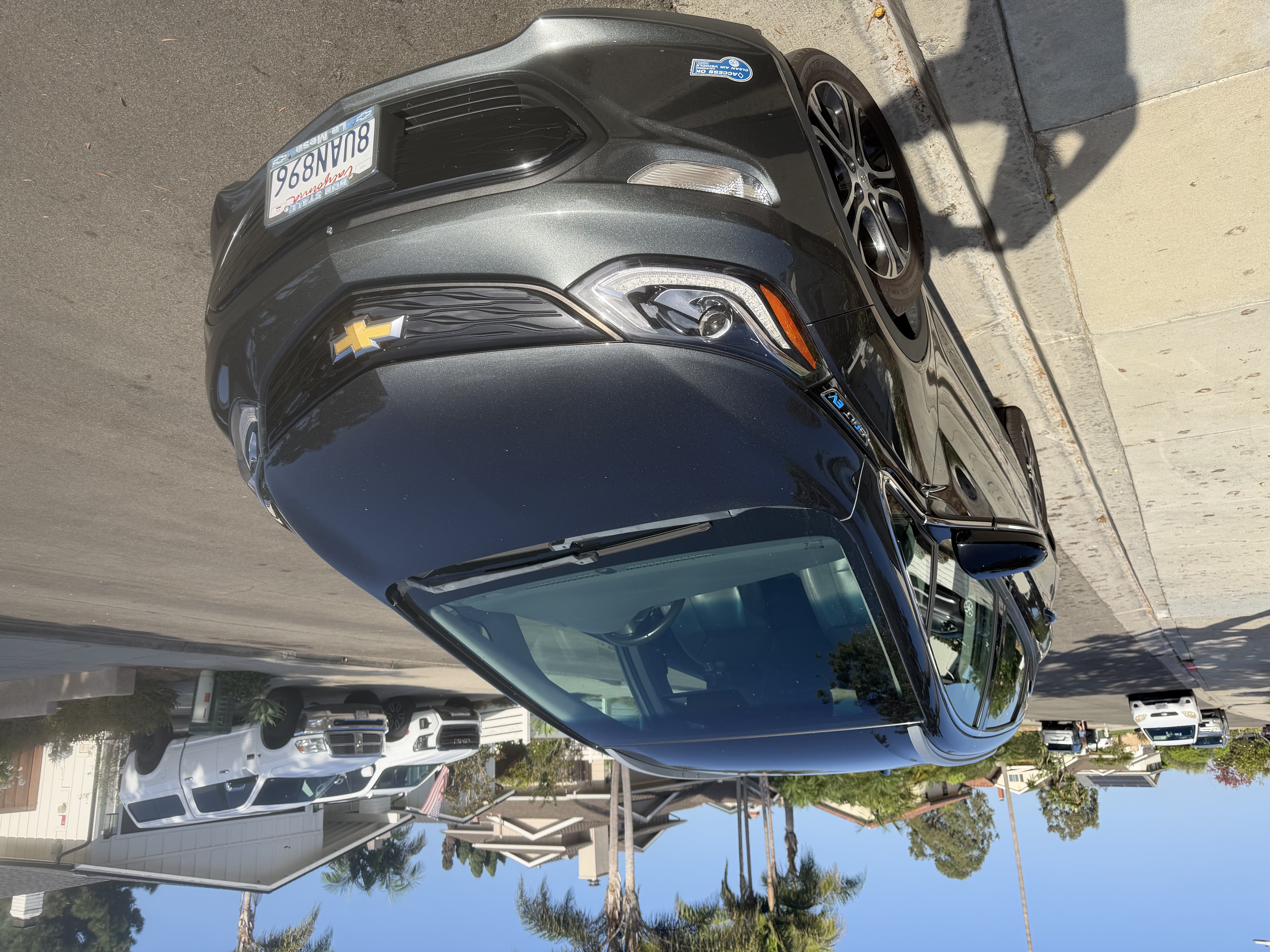 Used 2020 Chevrolet Bolt Premier w/ Infotainment Package FWD image 8