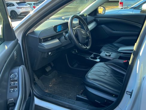 Used 2021 Ford Mustang Mach-E Select w/ Comfort/Appearance Package image 6