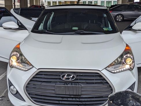 Used 2016 Hyundai Veloster Turbo w/ Option Group 04 image 9