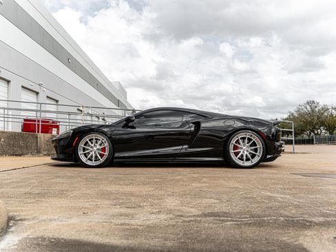 Used 2020 McLaren GT image 18