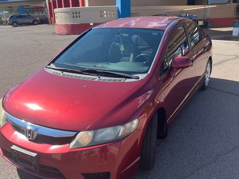 Used 2010 Honda Civic LX image 1