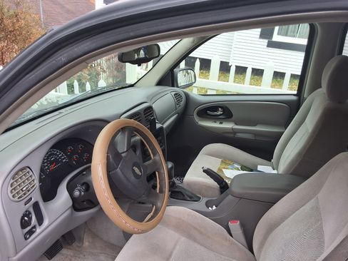 Used 2007 Chevrolet TrailBlazer LS w/ LS Preferred Equipment Group image 2