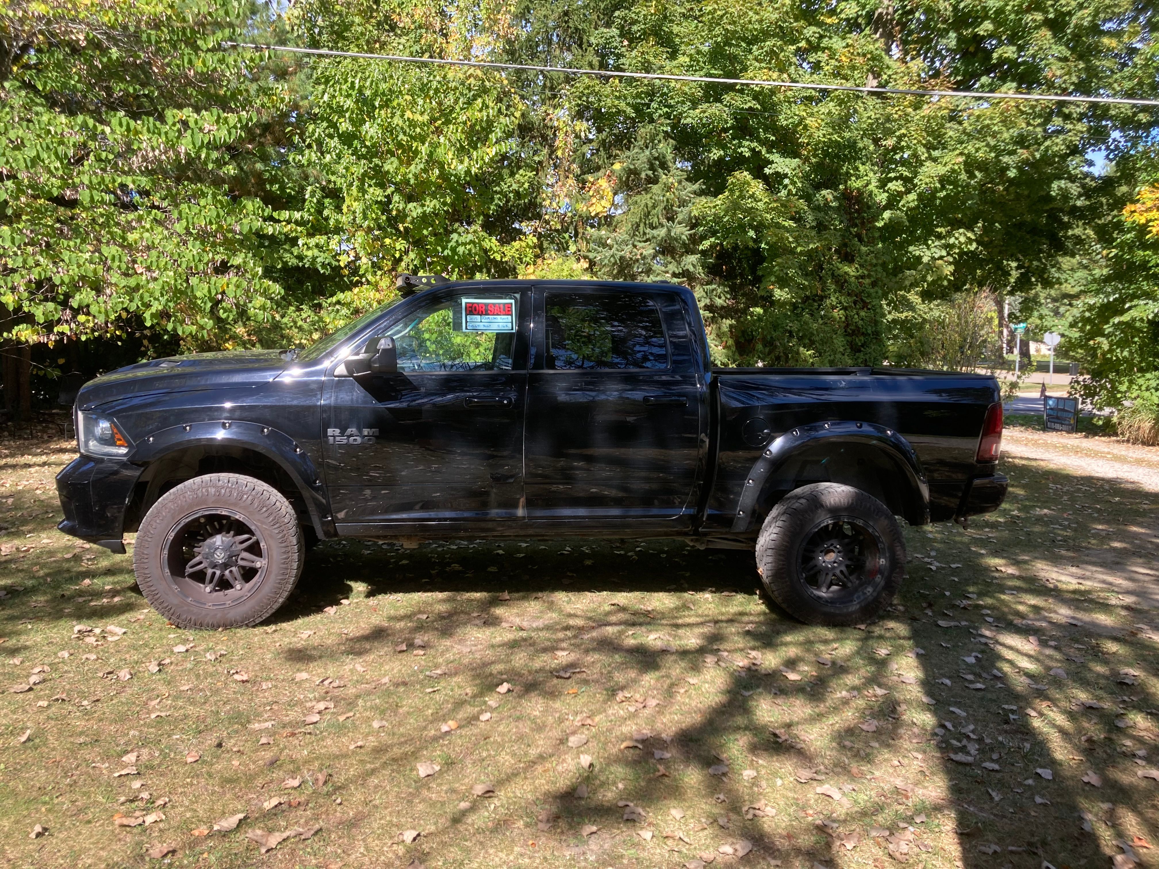 Used 2015 RAM 1500 Sport w/ Sport Premium Group AWD/4WD image 4