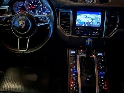 Used 2018 Porsche Macan GTS AWD/4WD image 29