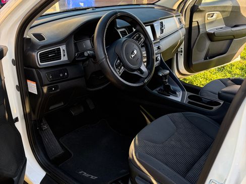 Used 2018 Kia Niro LX image 5