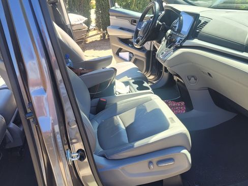 Used 2019 Honda Odyssey EX-L image 2
