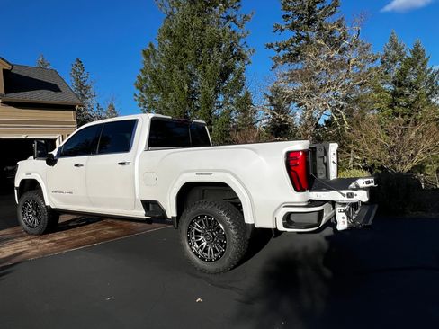 Used 2024 GMC Sierra 3500 Denali w/ Denali Reserve Package image 5