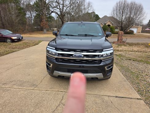 Used 2024 Ford Expedition Max Limited image 1