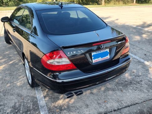 Used 2007 Mercedes-Benz CLK 550 Coupe image 8