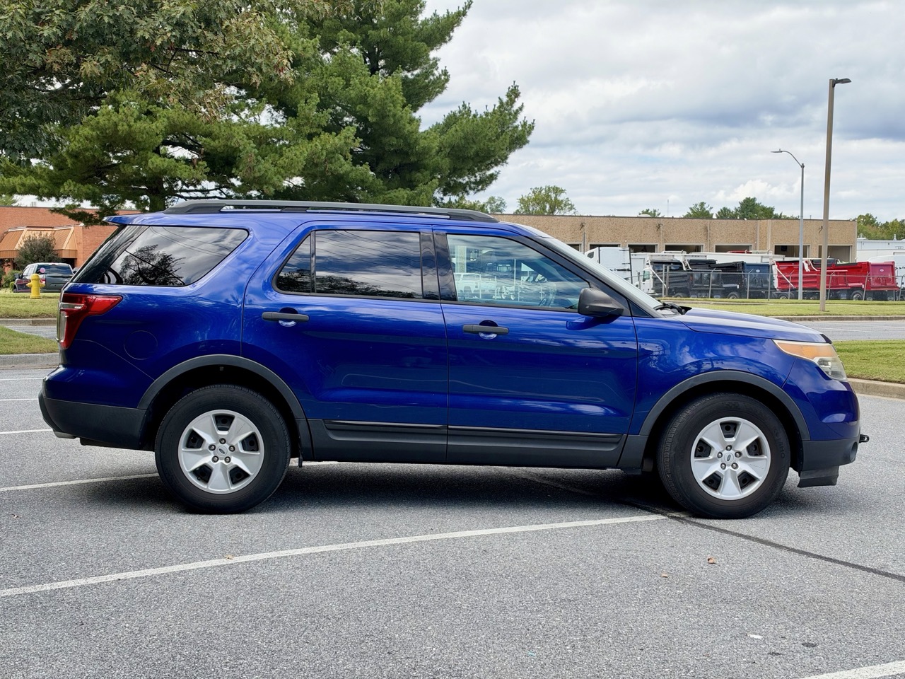 Used 2013 Ford Explorer 4WD w/ Class III Trailer Tow Pkg image 9