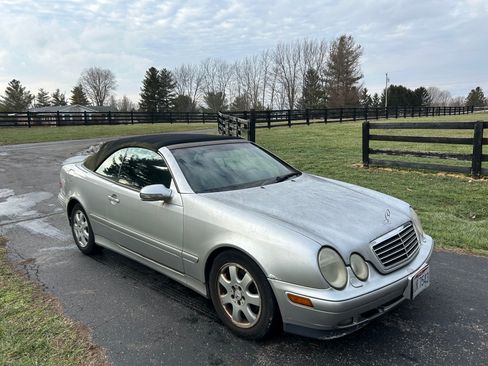 Used 2003 Mercedes-Benz CLK 320 Cabriolet image 2