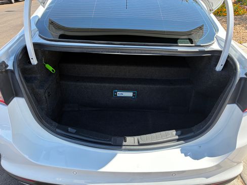 Used 2017 Ford Fusion Energi SE FWD image 16