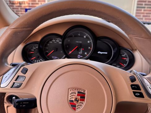 Used 2014 Porsche Cayenne AWD/4WD image 9
