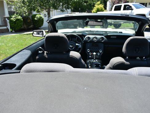Used 2015 Ford Mustang Convertible w/ Equipment Group 051A RWD image 15