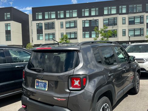 Used 2017 Jeep Renegade Trailhawk image 4